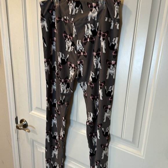 Boston Terrier with sunglasses leggings. TC - Picture 4 of 4